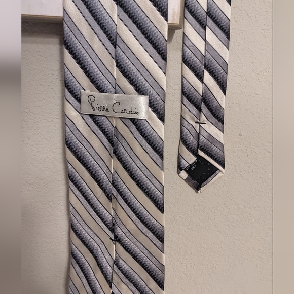 Pierre Cardin Tie - Picture 2 of 3